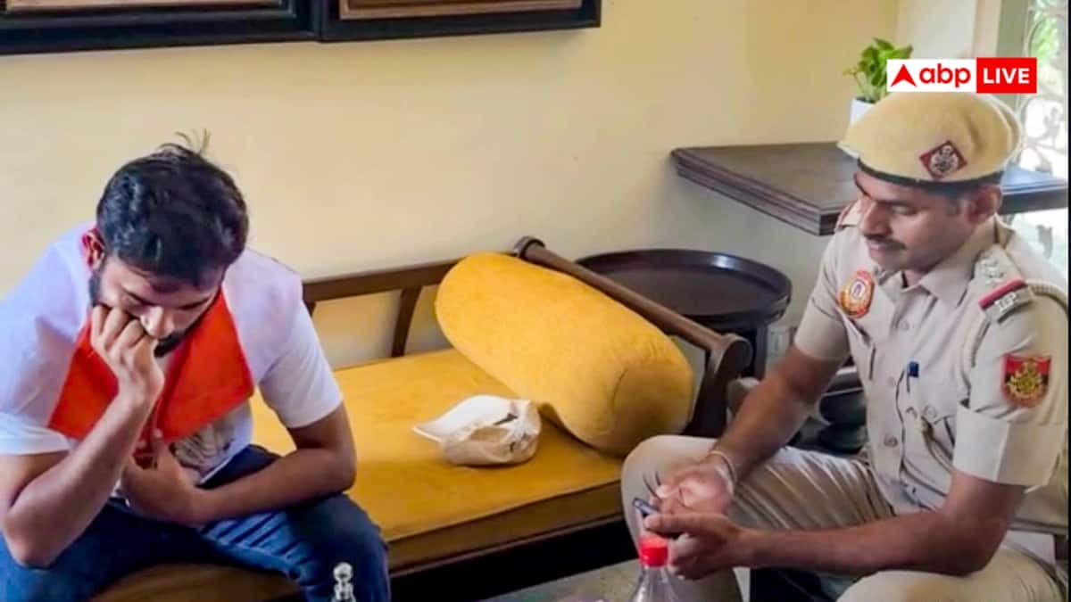 अभिजीत दीपके को हिरासत में लेने पर CJP का पहला रिएक्शन- 'तिरंगा तो...'