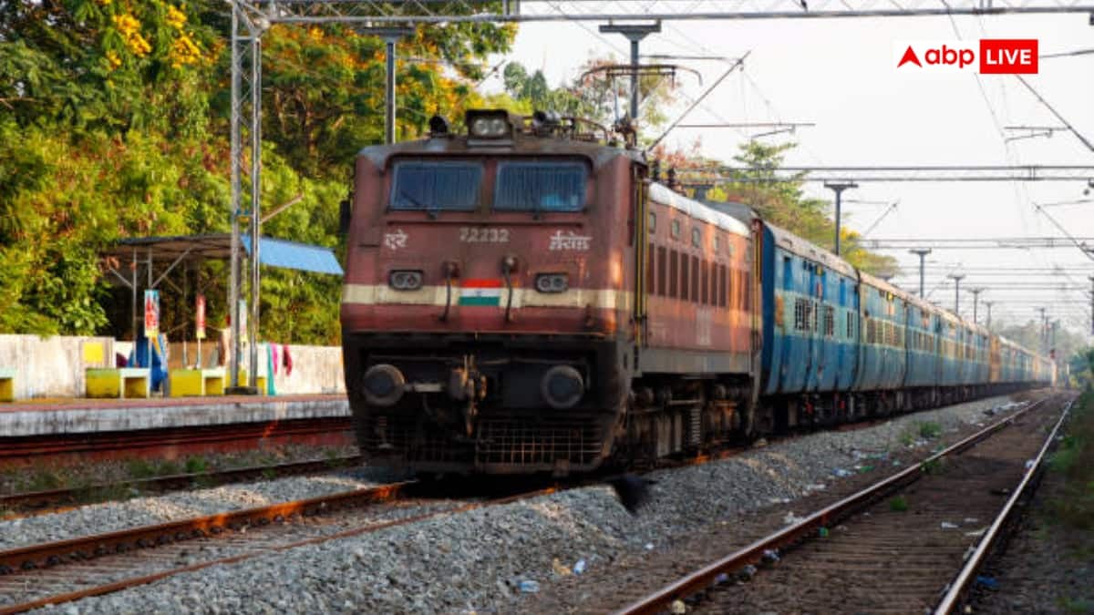 ट्रेन में तेज आवाज में फोन पर बात की तो लगेगा 1000 रु. जुर्माना, रेलवे की चेतावनी