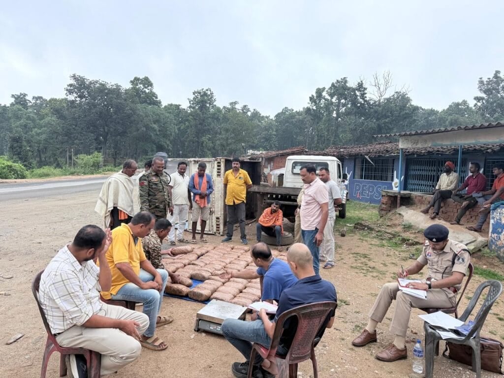 बलरामपुर जिले में 109 किलो से अधिक गांजा बरामद
