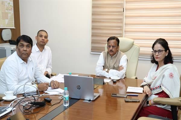 समन्वित प्रयासों से स्थिति नियंत्रित, एएनसी कवरेज करें शत-प्रतिशत : उप मुख्यमंत्री श्री शुक्ल
