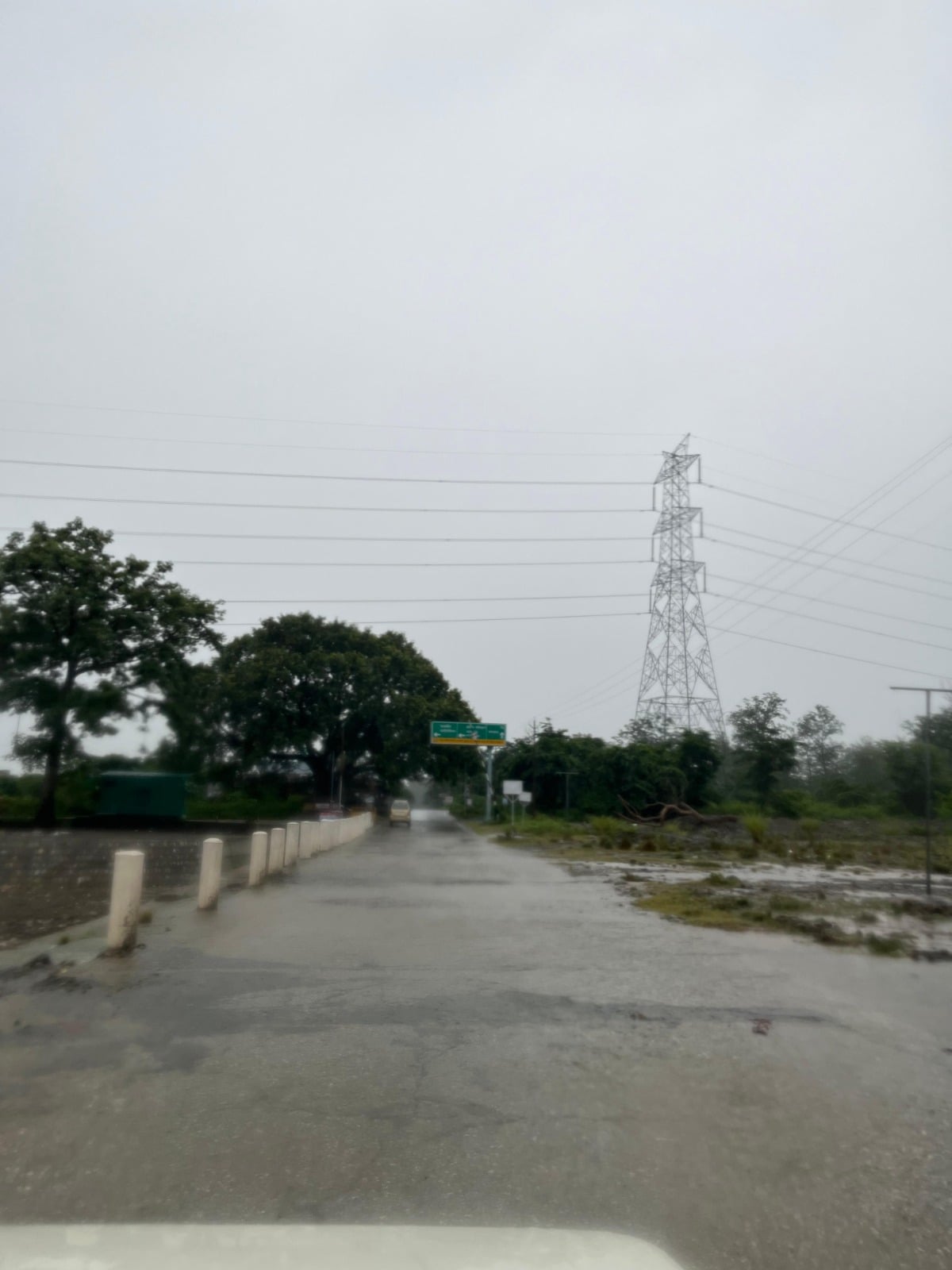 चम्पावत में भारी बारिश ने बढ़ाई परेशानी, नदी-नाले उफान पर, कई जगह यातायात बाधित