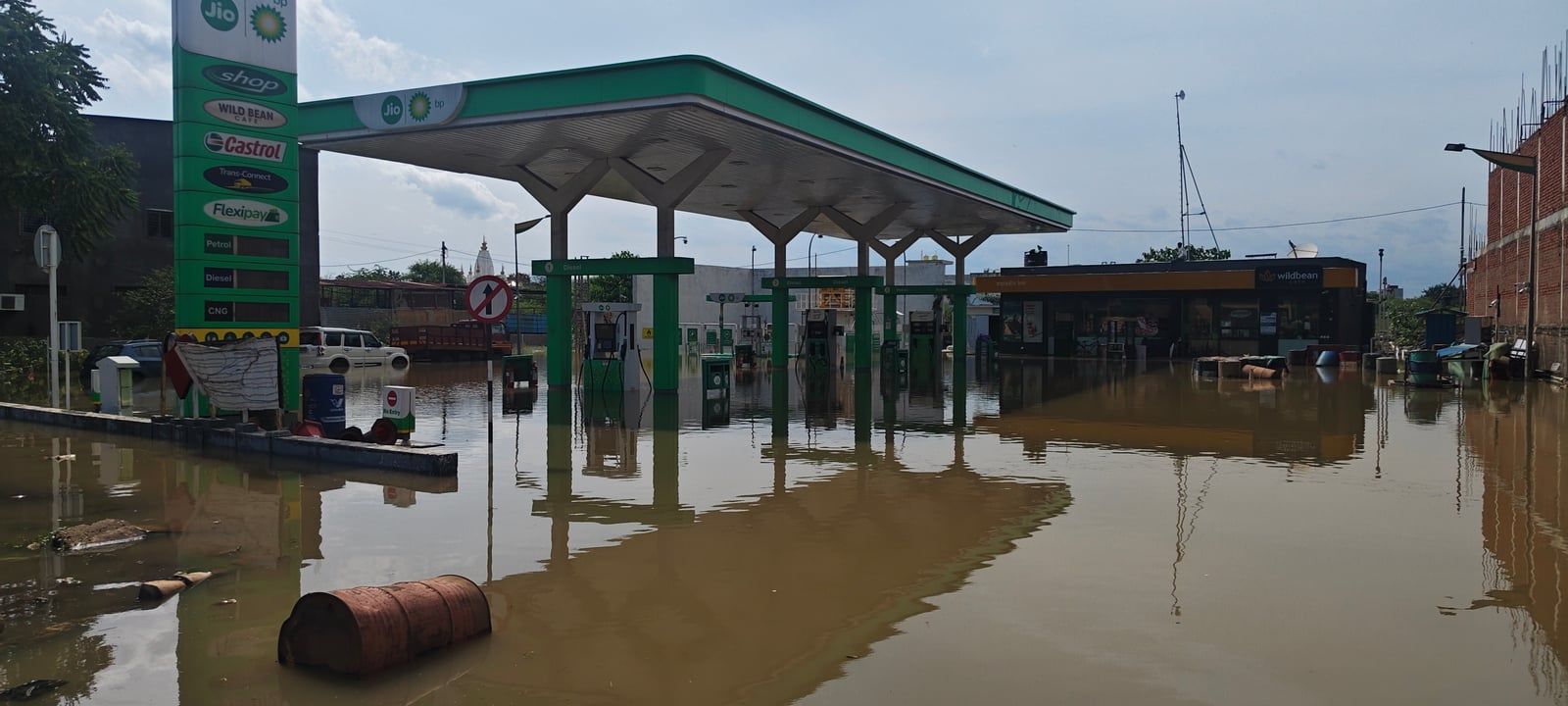 दुर्ग में भारी बारिश से शिवनाथ नदी उफान पर, गणेश विसर्जन पर रोक; 200 से अधिक लोगों का रेस्क्यू
