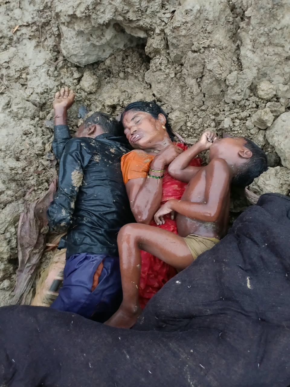यूपीः लखीमपुर खीरी में बारिश का कहर, कच्ची दीवार गिरने से एक ही परिवार के 3 लोगों की मौत