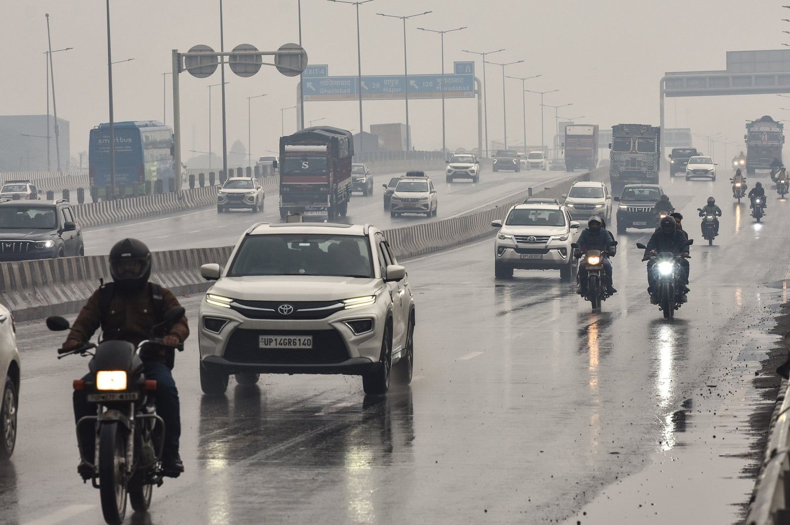 यूपी के 63 जिलों में भारी बारिश से जनजीवन बुरी तरह प्रभावित
