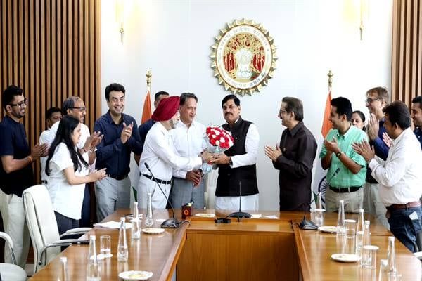 मुख्यमंत्री डॉ. यादव का विभिन्न व्यापारी संघों ने आभार जताकर किया अभिनन्दन
