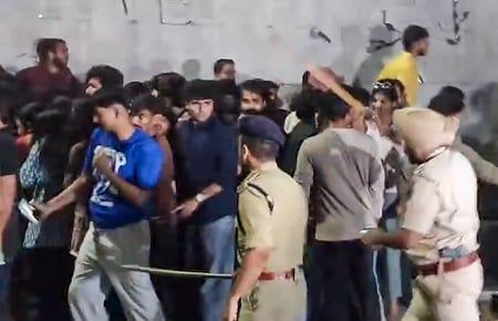 LPU में तनाव के बाद 10 दिन के लिए कक्षाएं स्थगित, SIT ने शुरू की जांच