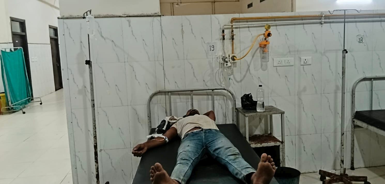 खेत जोतने गए लोगों पर दबंगों ने किया हमला, तीन घायल