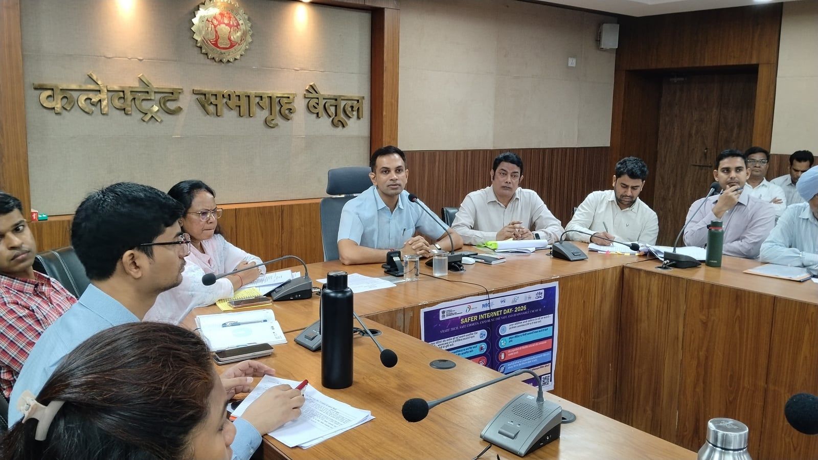 बैतूल- शिकायतों के निराकरण में लापरवाही बर्दाश्त नहीं : कलेक्टर डॉ. सोनवणे