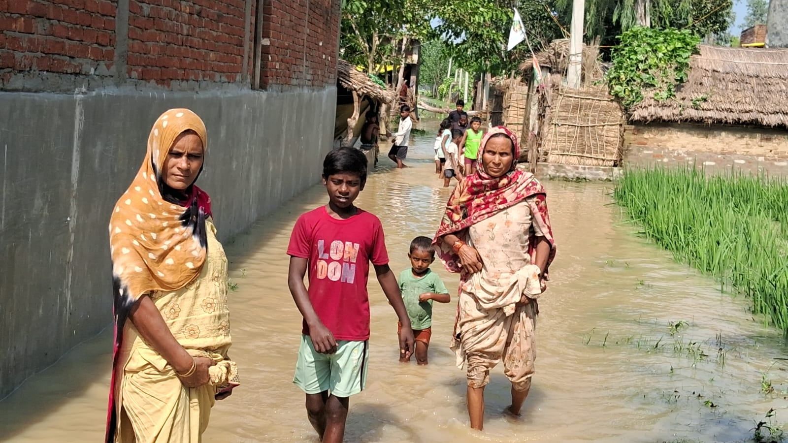 यूपी के श्रावस्ती में बाढ़ का कहर, राप्ती खतरे के निशान से 70 सेंटीमीटर ऊपर