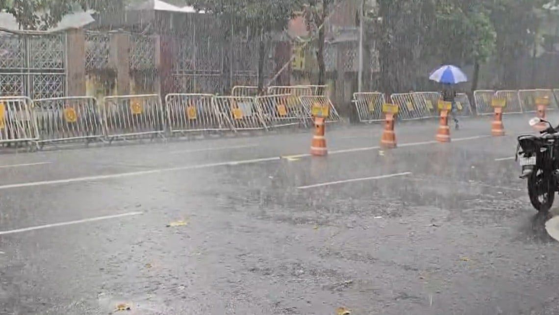 ओडिशा में बाढ़ का खतरा, हीराकुंड बांध के 28 गेट खुले