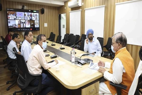 रबी सीजन के लिये करें बिजली की पर्याप्त व्यवस्था : ऊर्जा मंत्री श्री तोमर