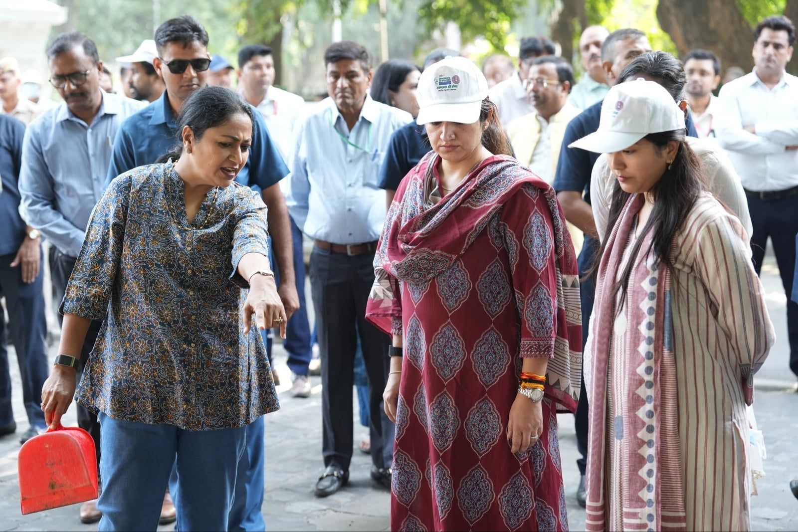 दिल्ली में हजारों लोग स्वच्छता अभियान में ले रहे हिस्सा: रेखा गुप्ता