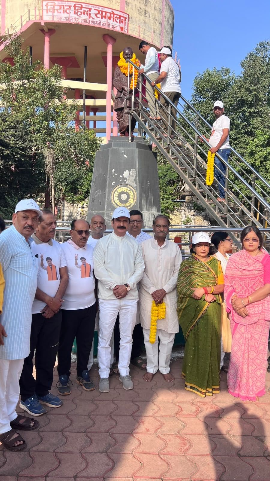 गुना में भाजपा कार्यकर्ताओं ने दी राष्ट्रपिता एवं पूर्व प्रधानमंत्री शास्त्री को श्रद्धांजलि