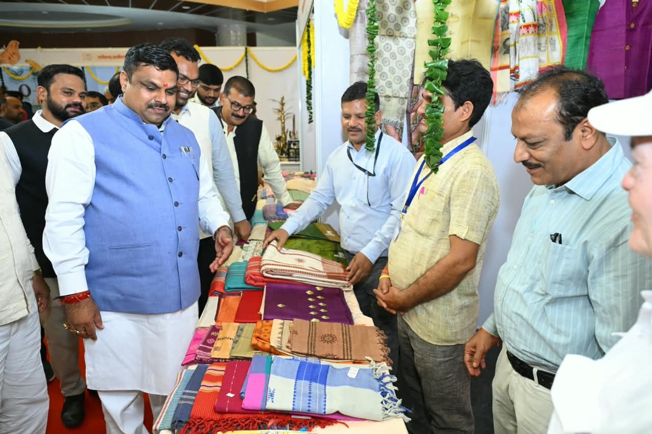 रायपुर में प्रदेश स्तरीय खादी सम्मेलन और ग्रामोद्योग विकास प्रदर्शनी का आयोजन