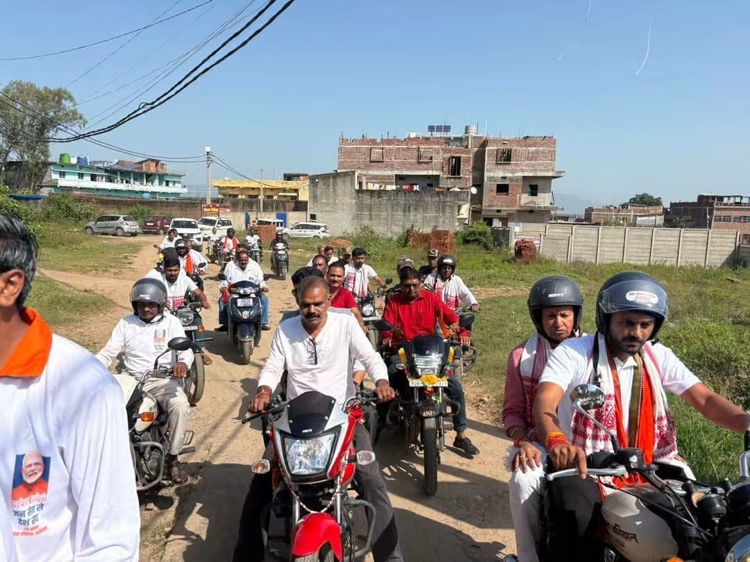 गुजरात से वडनगर पहुंची सेवा यात्रा बाइक रैली, सासंद कालीचरण सिंह ने किया स्वागत