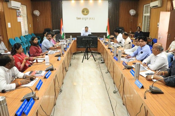 झाबुआ- कलेक्टर की अध्यक्षता में जिला जल उपयोगिता समिति की बैठक सम्पन्न