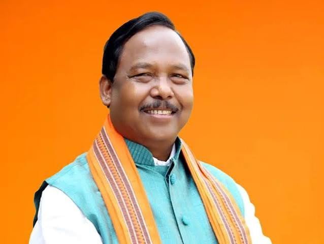 कृषि मंत्री  ने कहा है कि प्रधानमंत्री के पच्चीस वर्ष के सार्वजनिक जीवन में छत्तीसगढ़ को विकास की कई महत्वपूर्ण सौगातें मिली हैं