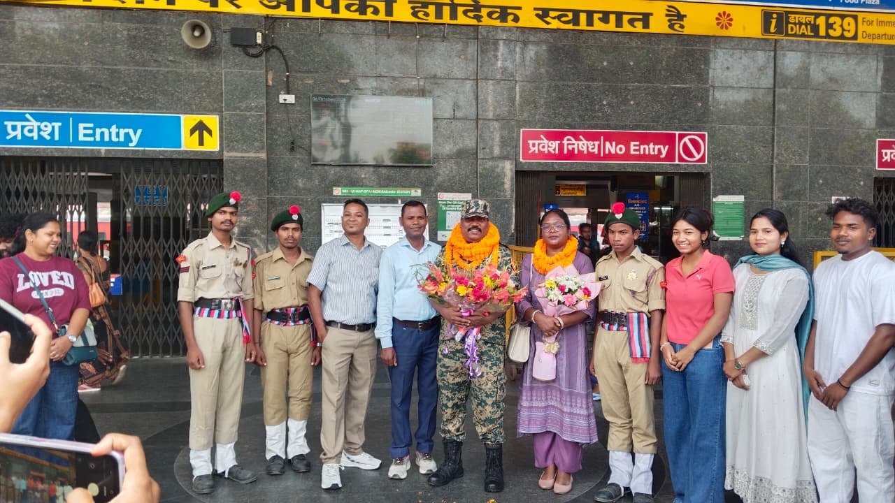22 साल बीएसएफ में सेवा के बाद रांची लौटे सजित टोप्पो, ऑपरेशन सिंदूर के दौरान उरी क्षेत्र में दी सेवा