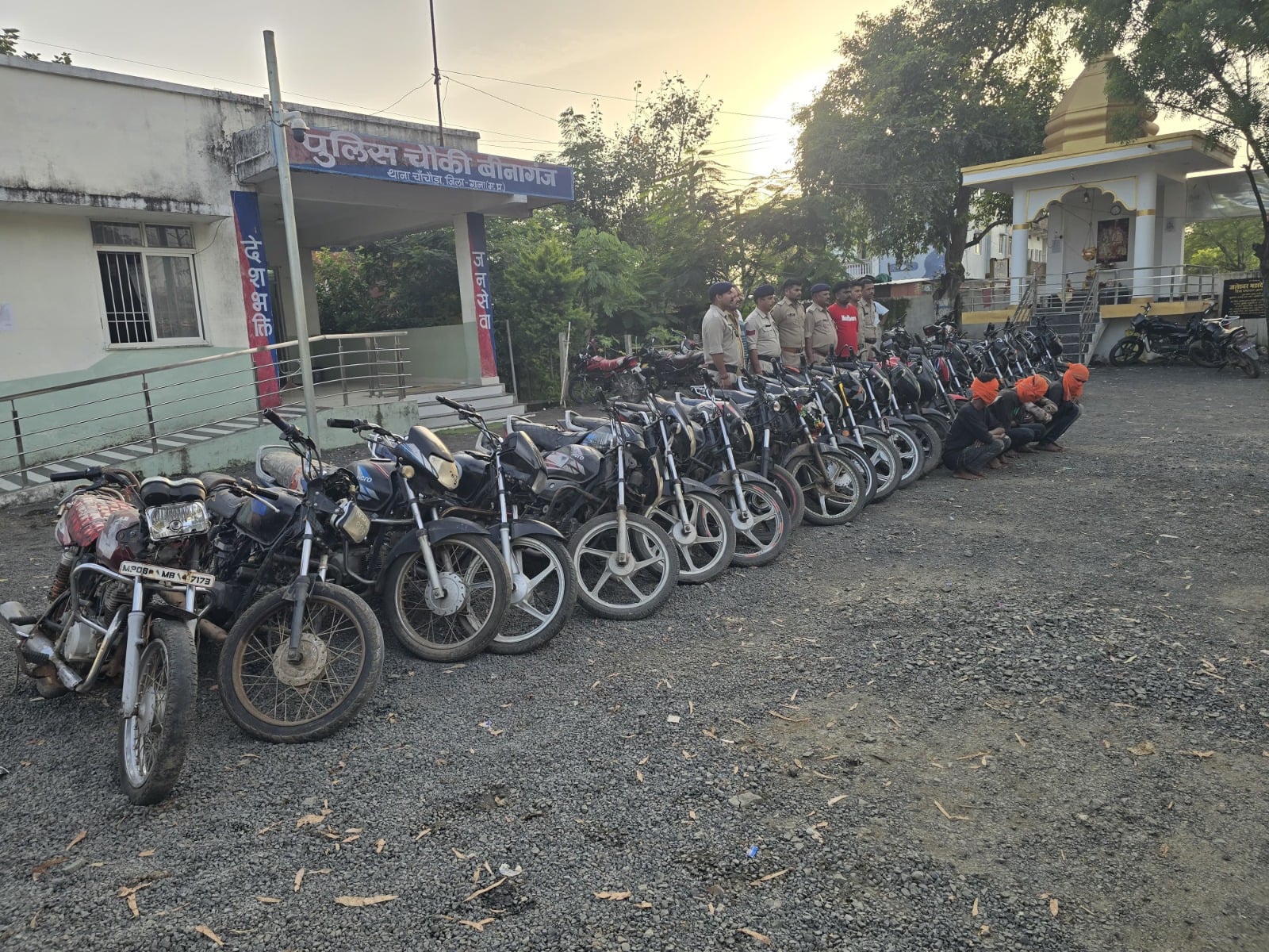 भोपाल - विगत 20 दिनों में विभिन्न जिलों से चोरी किए गए 110 वाहन जब्‍त