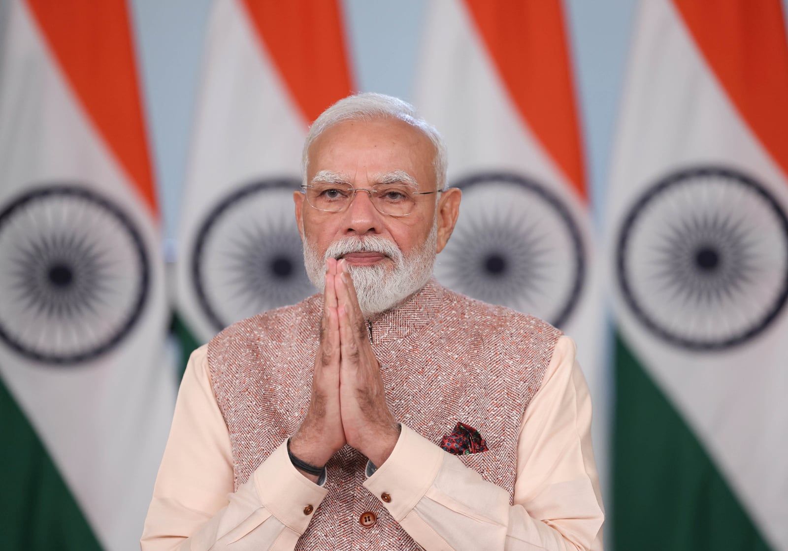 पीएम मोदी के सार्वजनिक जीवन के 25 साल, सेवा से शिखर तक सफर