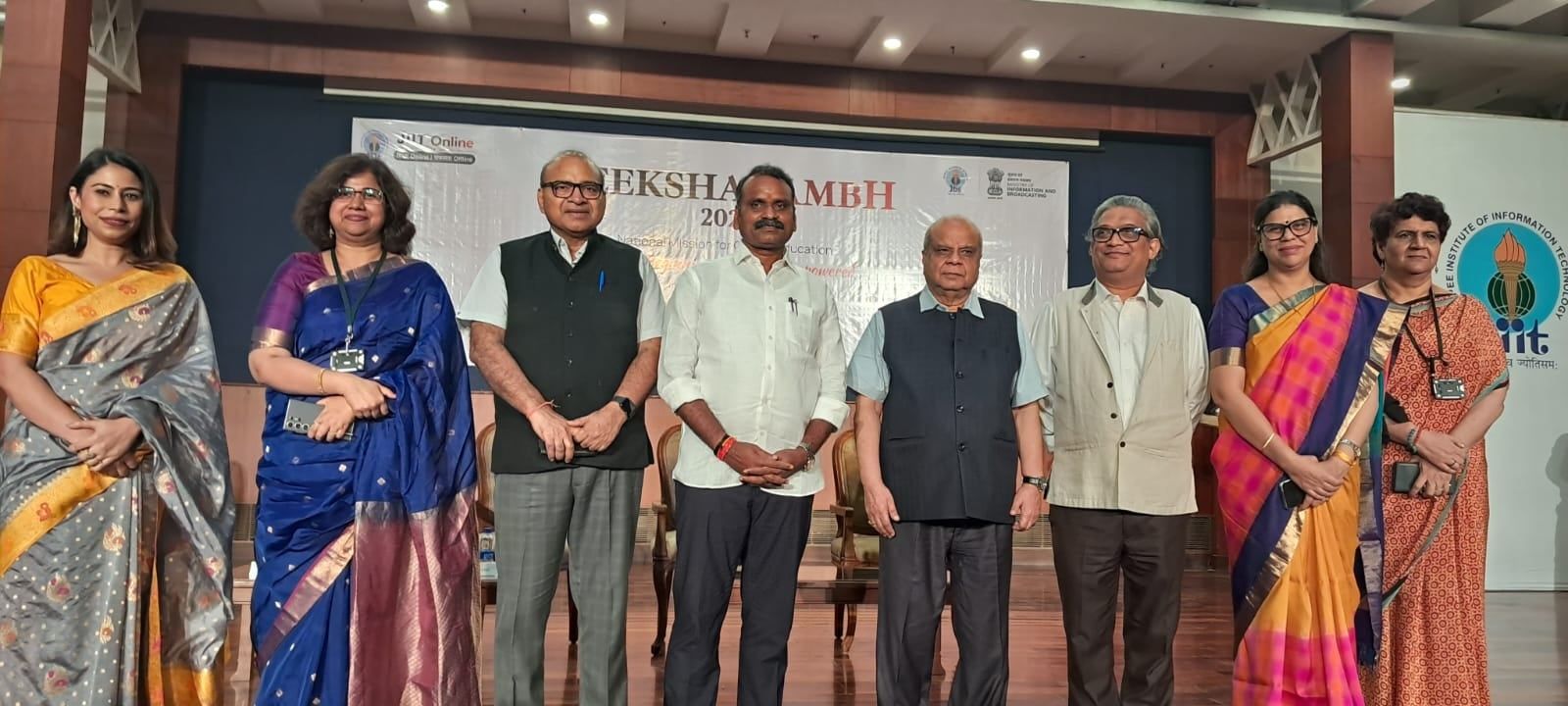 दीक्षा समारोह में शामिल हुए सूचना एवं प्रसारण और संसदीय कार्य राज्य मंत्री एल. मुरुगन