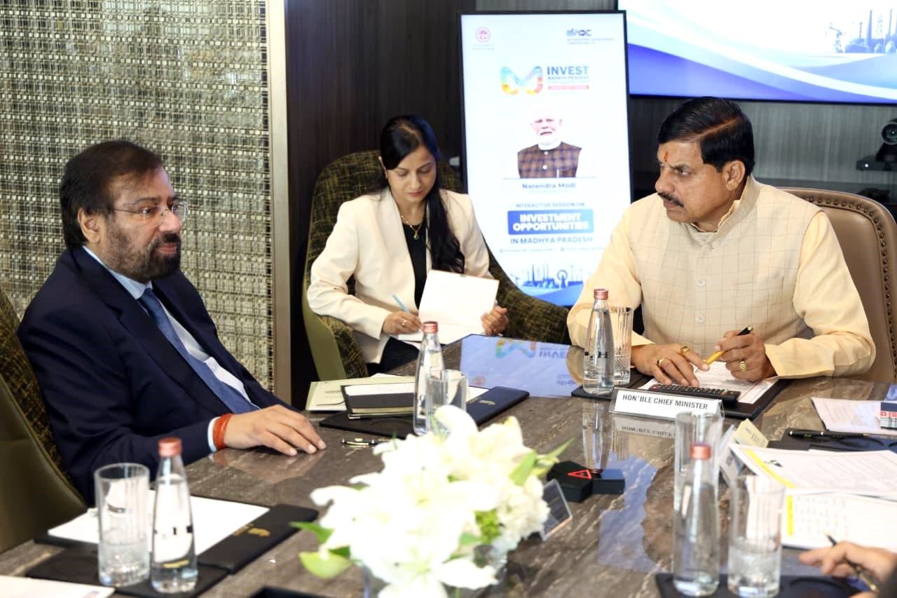मुंबई में मुख्यमंत्री डॉ. मोहन यादव ने उद्योगपतियों से वन-टू-वन चर्चा की