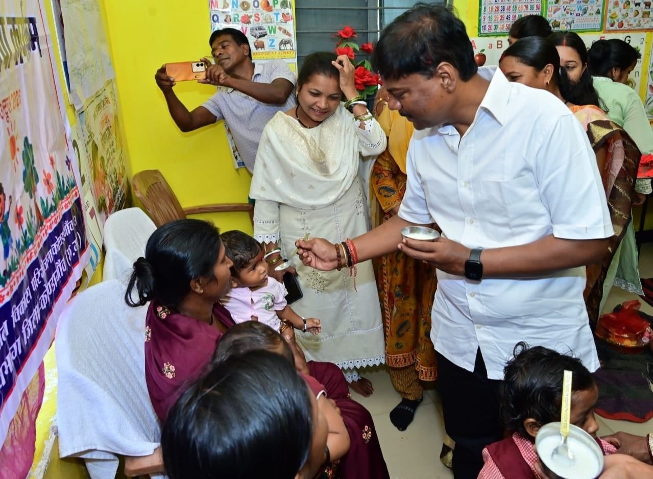 ’आंगन मिलन सेवा कार्यक्रम' में वन मंत्री श्री कश्यप ने बच्चों और महिलाओं से किया संवाद