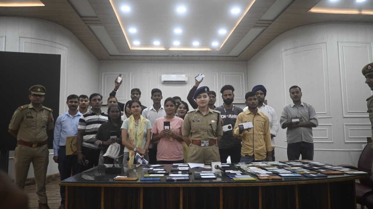 यूपीः बरेली में पुलिस ने बरामद किए 411 गुम मोबाइल फोन, कीमत करीब 82 लाख रुपये