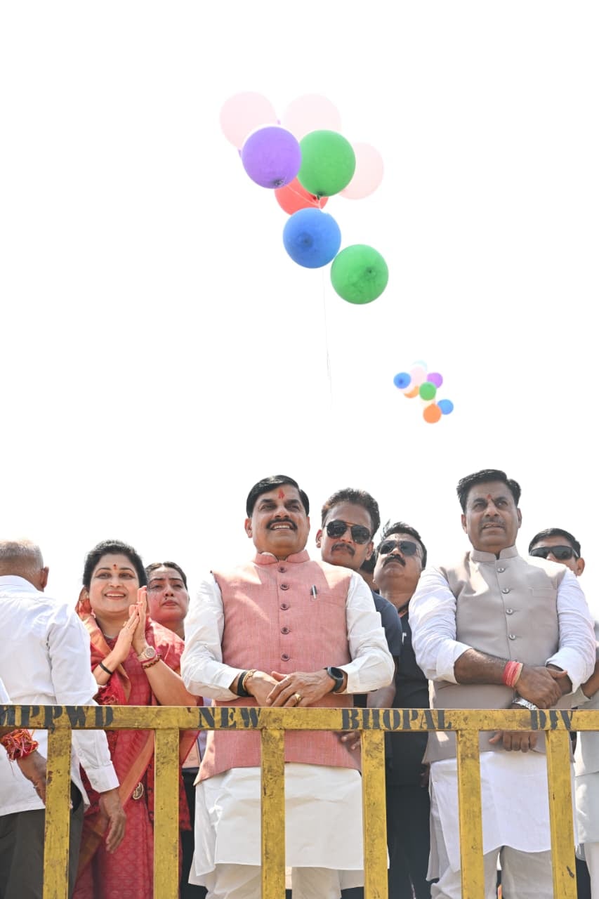 मुख्यमंत्री डॉ यायदव ने की सेवा के रंग, राष्ट्र के संग एवं सेवा-ज्योति कार्यक्रम में सहभागिता