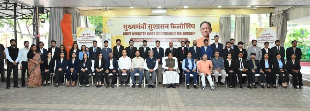 मुख्यमंत्री सुशासन फेलोशिप के दूसरे बैच के 36 युवाओं से मुख्यमंत्री ने किया संवाद
