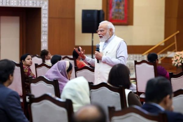 प्रधानमंत्री ने किशोरियों के स्वास्थ्य, पोषण और समग्र विकास पर अधिक ध्यान देने का आह्वान किया