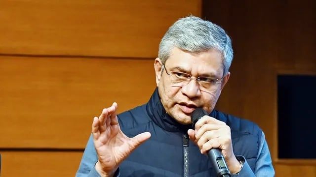 केंद्रीय मंत्री श्री वैष्णव ने विशेष अभियान के छठे चरण के तहत सालभर सफाई अभियान चलाने का किया आह्वान