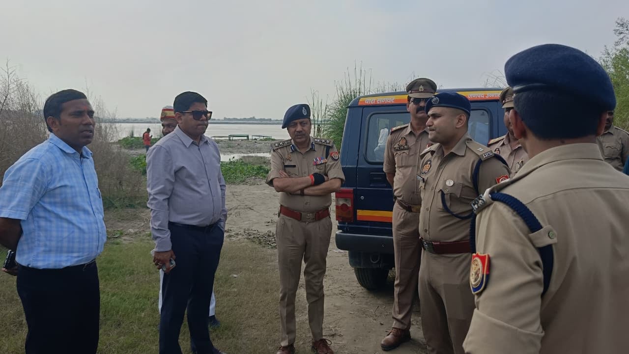उन्नाव में पुलिस अधीक्षक ने किया मां चंद्रिका देवी मंदिर व बक्सर घाट का निरिक्षण