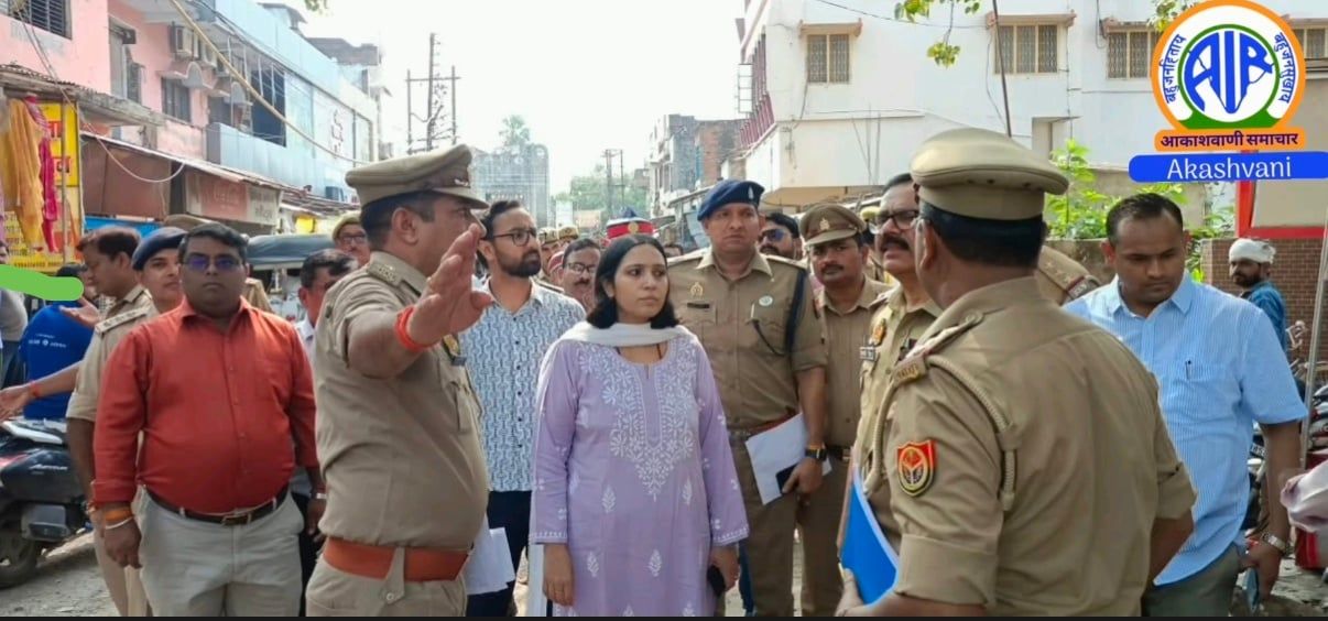 बस्ती में पुलिस अधीक्षक ने किया शहर के विभिन्न क्षेत्रों का निरीक्षण