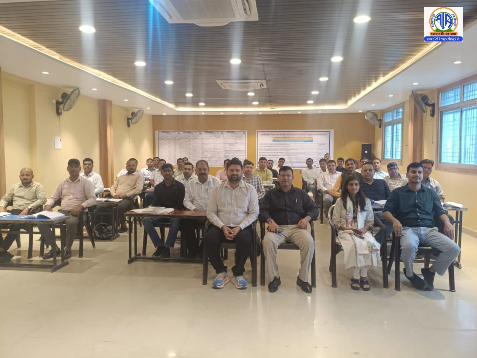 कन्नौज में जिला जनगणना अधिकारी ने प्रशिक्षण का जायजा लेकर फील्ड ट्रेनरों का किया उत्साहवर्धन