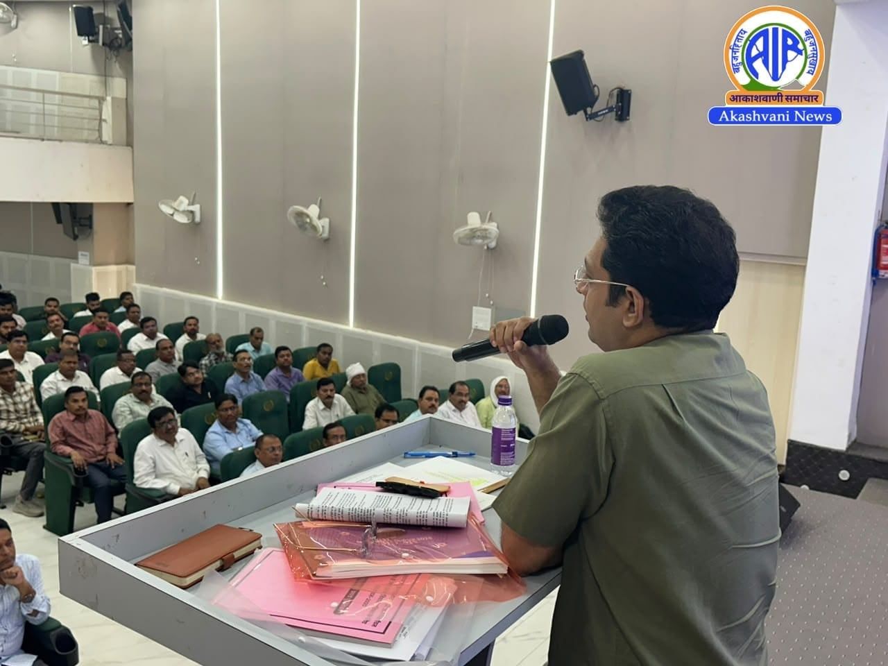 जौनपुर में निष्पक्ष चुनाव के लिए मतदान अधिकारियों को मिला प्रशिक्षण