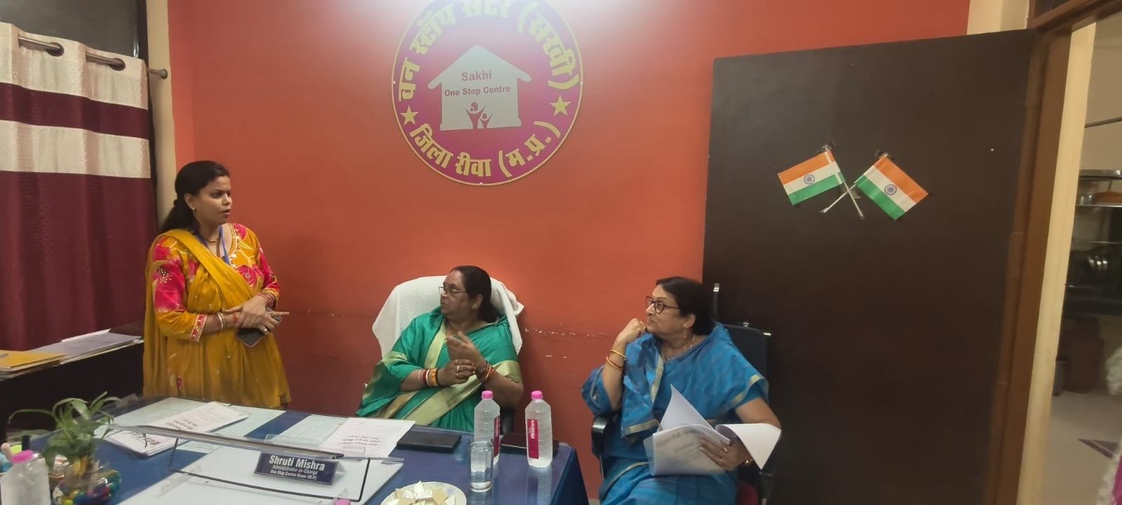 राज्य महिला आयोग की टीम ने वन स्टॉप सेंटर रीवा का किया निरीक्षण, महिलाओं से सुनी समस्याएं