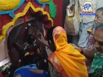चित्रकूट में शारदीय नवरात्र के पहले दिन देवी मंदिरों में श्रद्धालुओं की उमड़ी भीड़