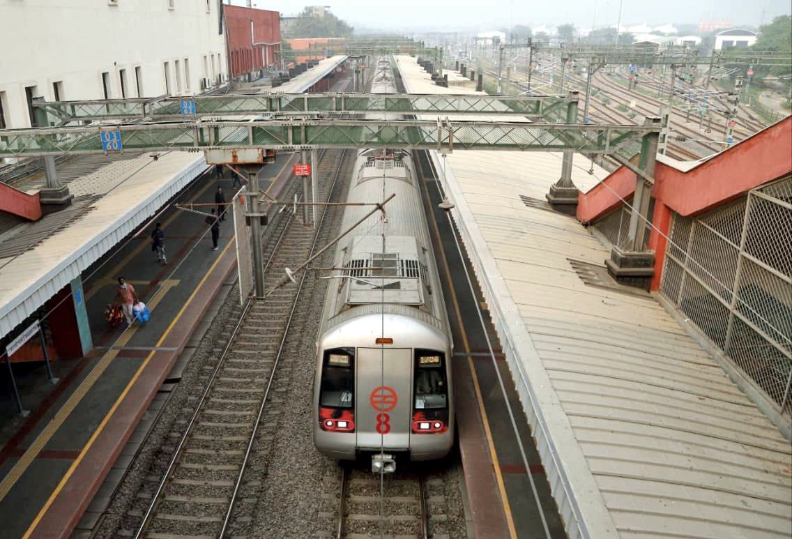 दिल्ली मेट्रो अलर्ट: शाम 4 बजे तक 6 स्टेशनों पर आवाजाही प्रतिबंधित