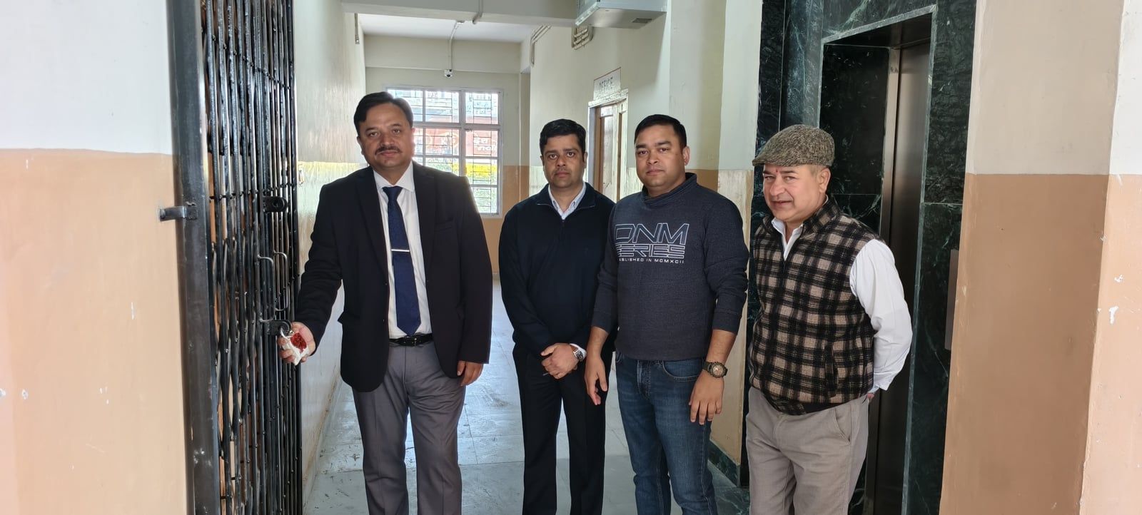जिला निर्वाचन अधिकारी ने फागू ईवीएम वेयरहाउस का किया निरीक्षण
