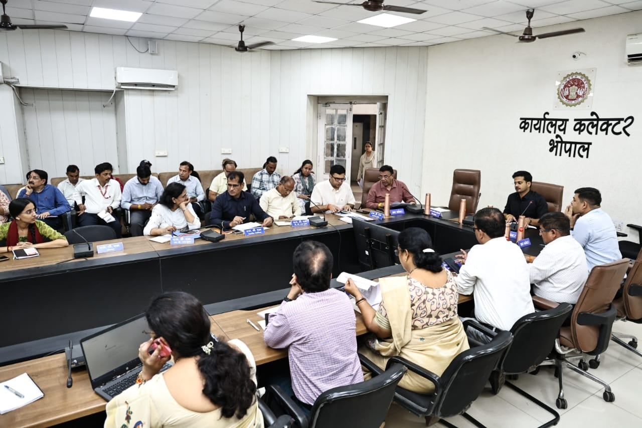 छात्रावासों का नियमित निरीक्षण करें सभी एसडीएम : एडीएम