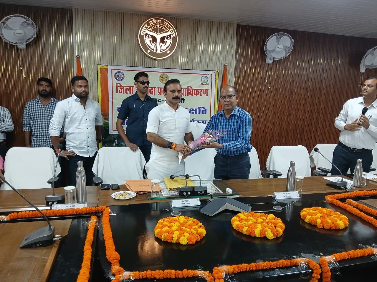 चंदौली में फसल क्षति से प्रभावित किसानों को मिला अनुदान,