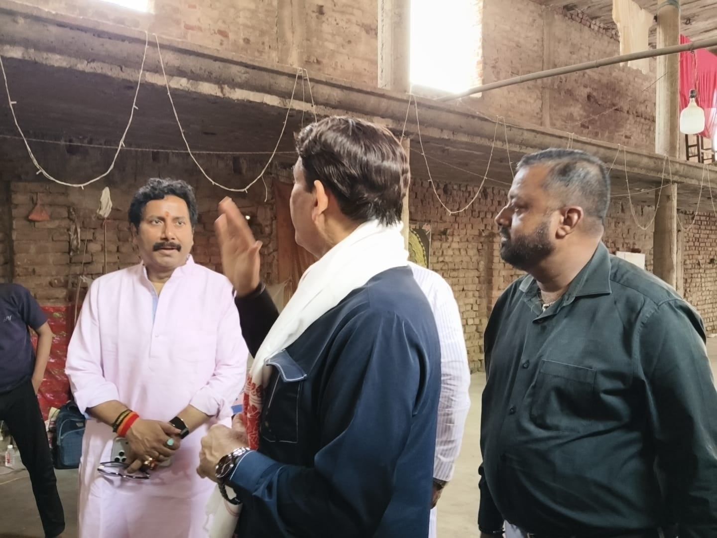 गिरिडीह पहुंचे सांसद मनोज तिवारी और अभिनेत्री सौंदर्या शर्मा, उप चुनाव पर मनोज तिवारी ने दिया बयान