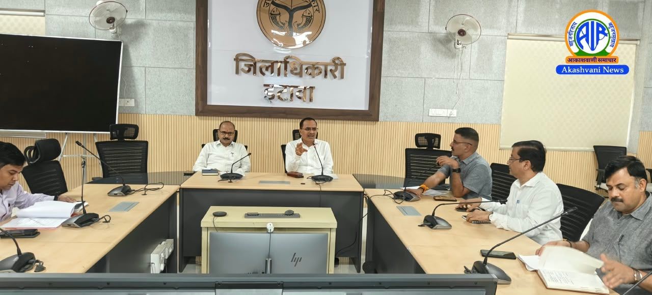 इटावा में  पराली जलाने पर लगेगा जुर्माना, डीएम ने अधिकारियों को दिए सख्त निर्देश