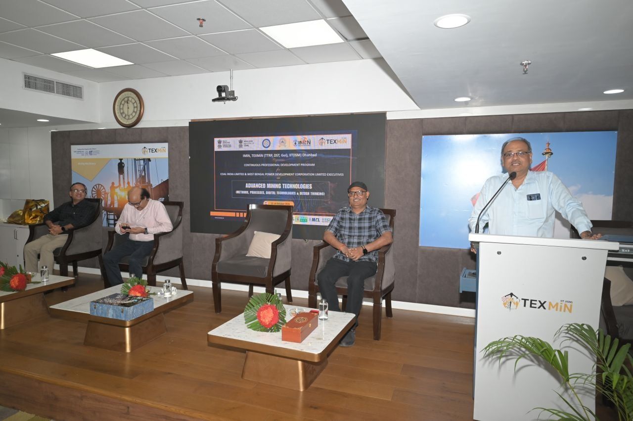 आईआईटी आईएसएम धनबाद में कोल इंडिया के अधिकारियों को दी जा रही आधुनिक माइनिंग टेक्नोलॉजी की ट्रेनिंग