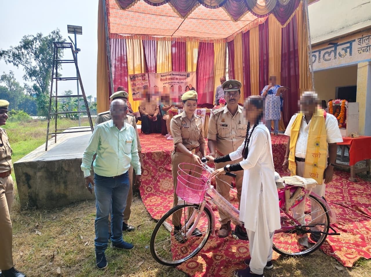 चन्दौली में‘मिशन शक्ति फेज-6.0’ के तहत सभी थानों में जागरूकता कार्यक्रम का हुआ आयोजन
