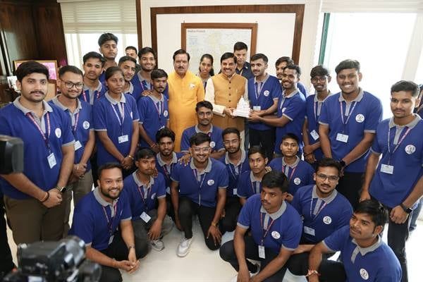 भोपाल : मुख्यमंत्री डॉ. यादव ने ग्लोबल स्किल पार्क के अंतर्राष्ट्रीय प्लेसमेंट प्राप्त प्रशिक्षणार्थियों को दी बधाई