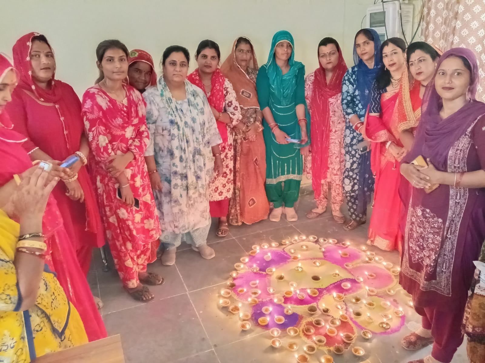बीकानेर में गरबा और दीपदान से मतदाता जागरूकता का संदेश, पंचायत चुनाव में मतदान की अपील