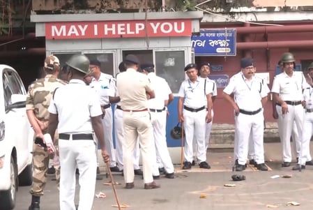 कोलकाता भगदड़ हादसा: पूजा आयोजक समेत 7 लोग गिरफ्तार