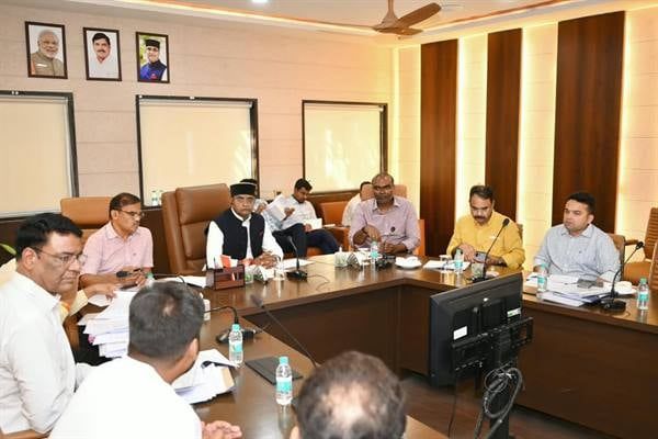 अंतर्राष्ट्रीय स्पोर्ट्स कॉम्प्लेक्स का हैंड ओवर जल्द पूरा करें : मंत्री श्री सारंग
